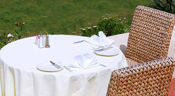 Tischdecke Jatta, weiß, bügelfrei und fleckgeschützt, rund Ø 135